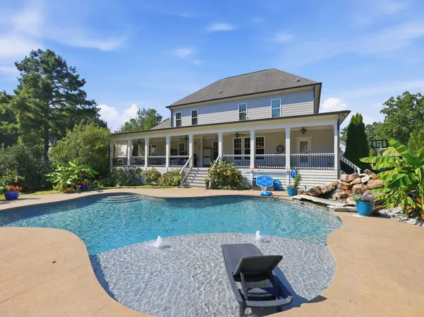 270 Rivers Edge Dr, Youngsville, NC 27596