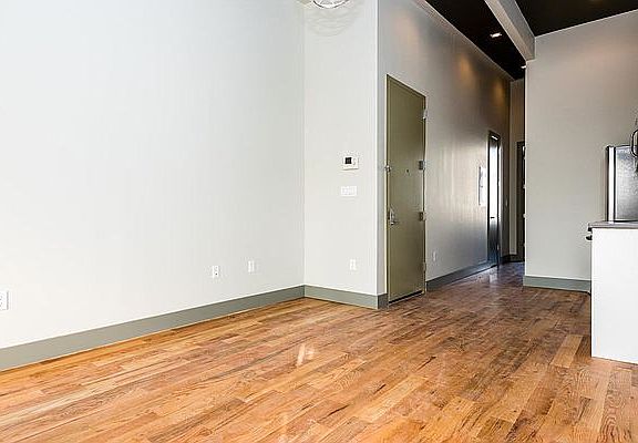 3rd image of 204 Irving Ave #3K