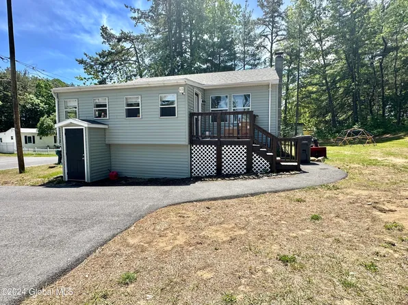 39 Minnesota Ave, Queensbury, NY 12804