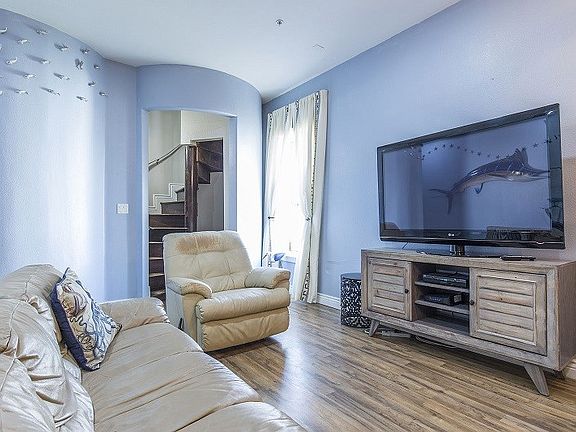 5th image of 105 E Esperanza St #D