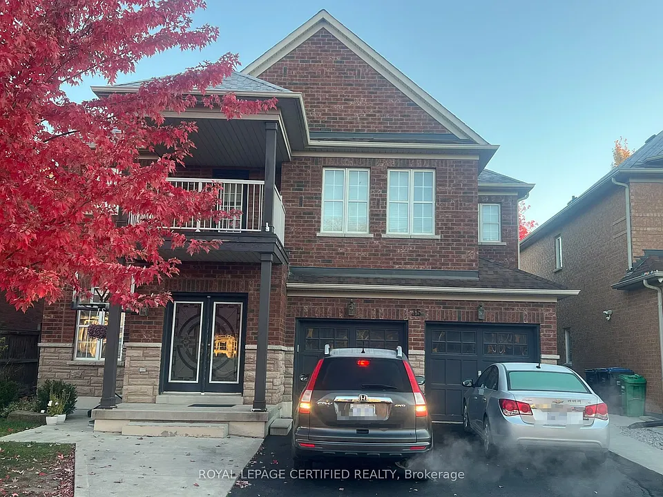 35 Citadel Cres #UPPER LEVEL