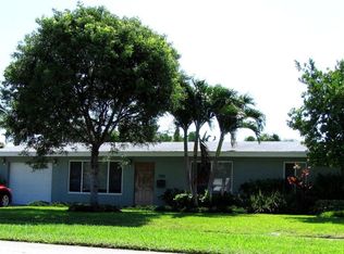 950 NE 2nd Ter, Boca Raton, FL 33432