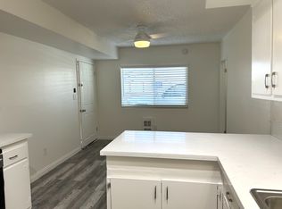 11854 Inglewood Ave #D, Hawthorne, CA 90250