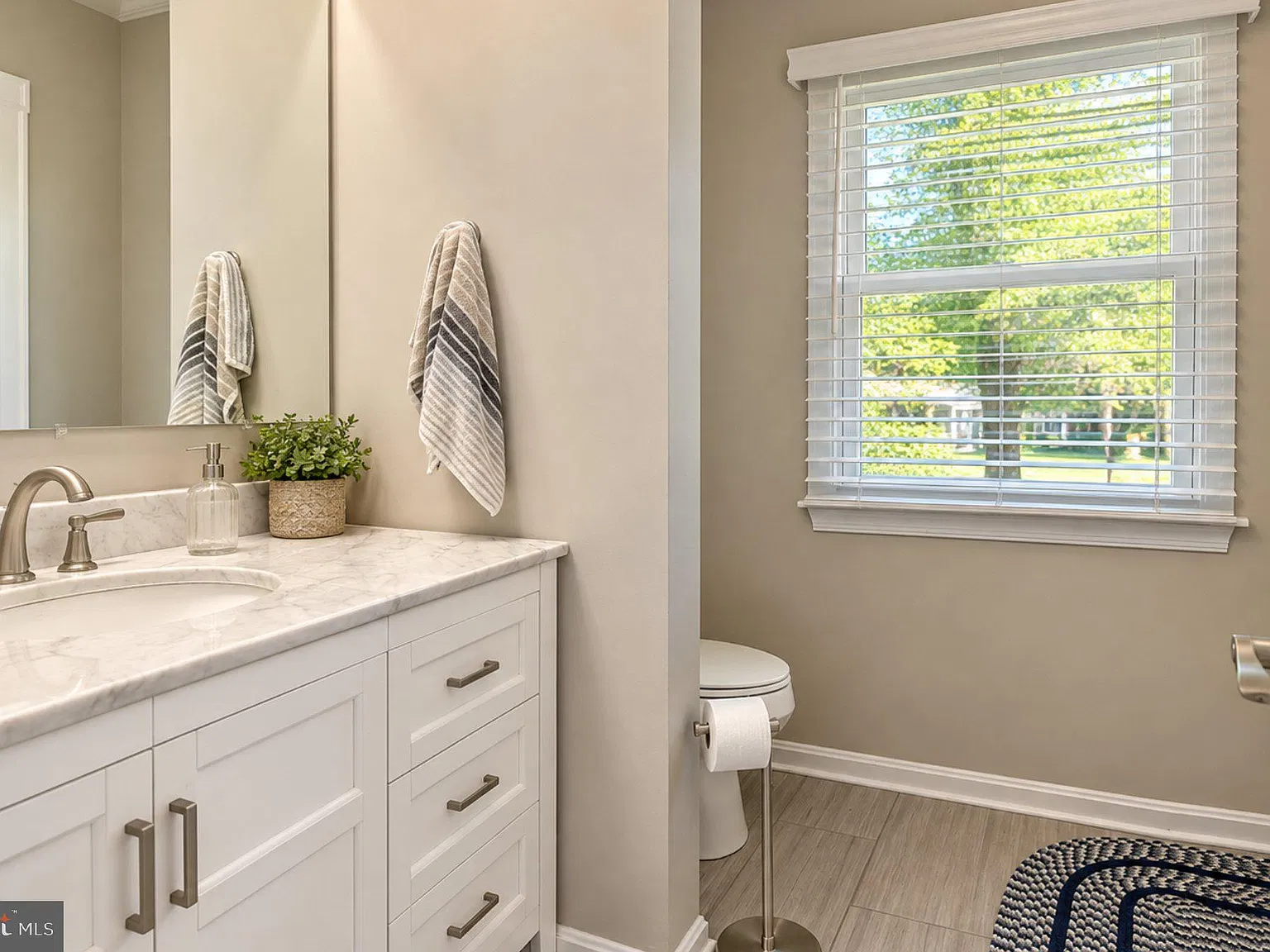 2 bed, 2.0 bath, 1232 sqft, $2,300 — Photo 4
