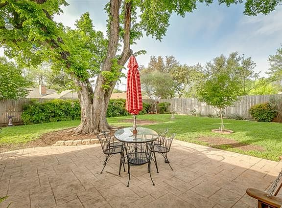 3rd image of 3308 Jamestown Dr