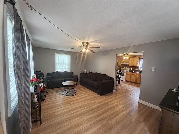 5th image of 211-211 E Haverhill St #213