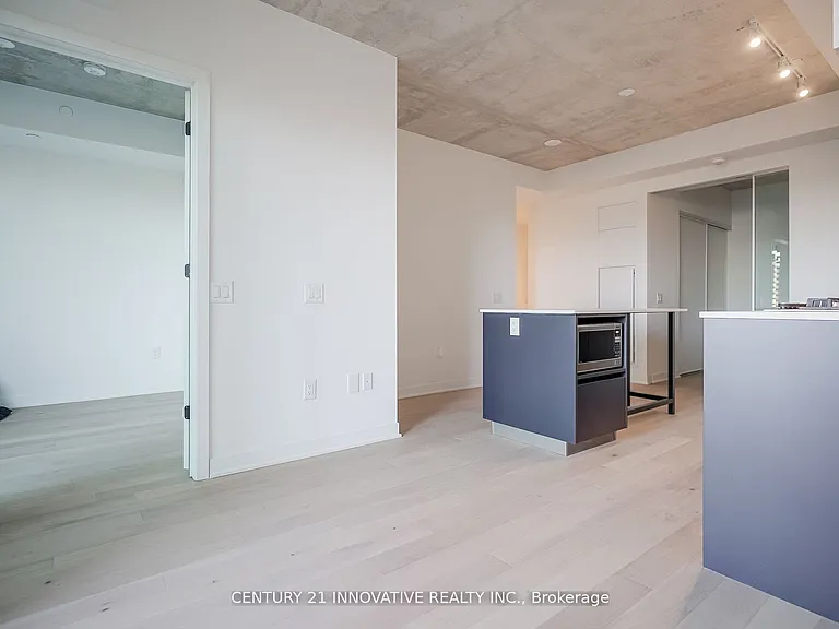 2625 Dundas St W #311 — Photo 16