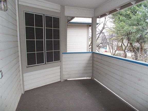 3rd image of 1702 W Park Wood Ln