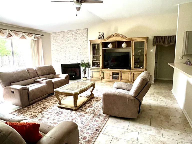 3258 Woodglen Dr — Photo 17