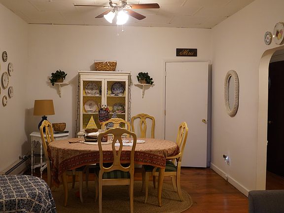 Living room/ dining area 12x19
pic 3