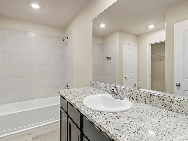 15027 Harbor Lndg — Photo 24