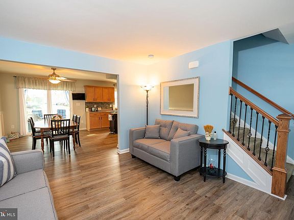 5th image of 104 N Alnwick Ln