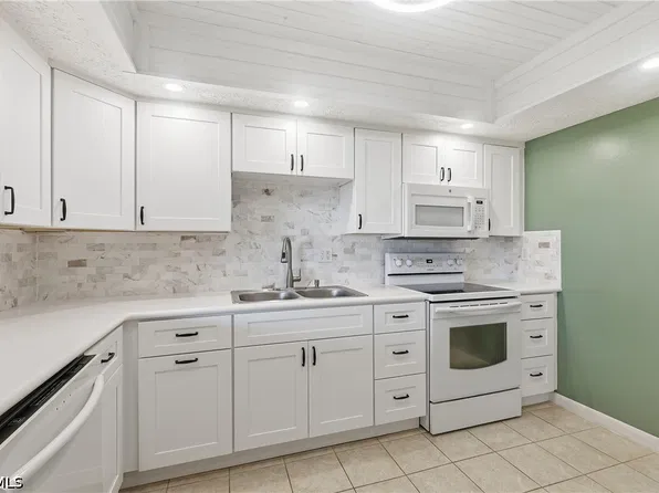 1304 Miramar St APT 202, Cape Coral, FL 33904