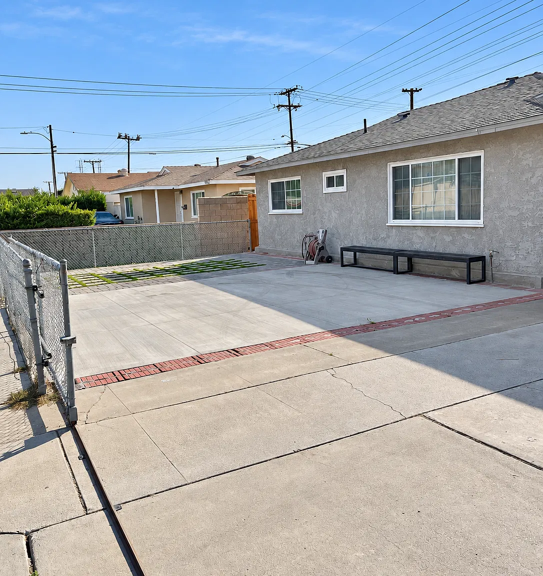 3 bed, 1304 sqft, $4,000 — Photo 1