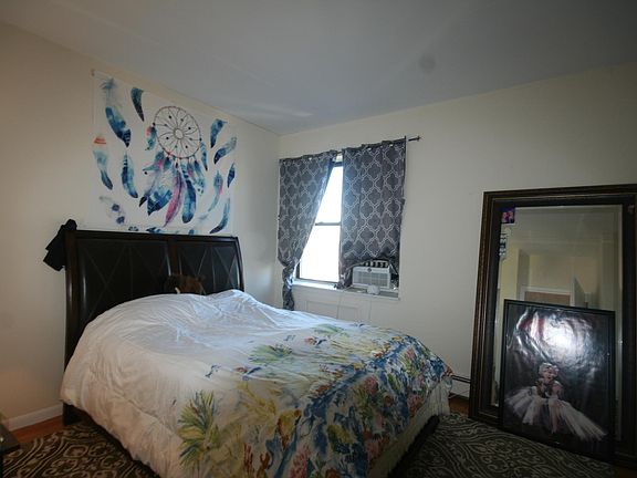 2nd image of 51 E Broadway