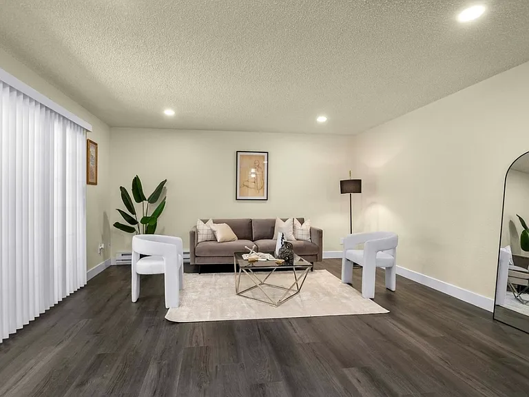 1003 S 308th St #6 — Photo 1