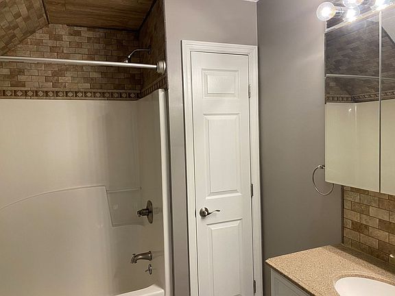 3rd image of 301 Cambridgeshire Ct