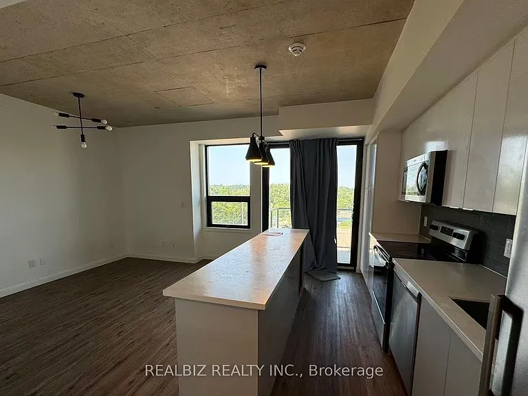 7 Erie Ave W #512 — Photo 3