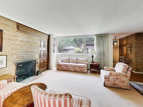 5th image of 7059 N Olcott Ave
