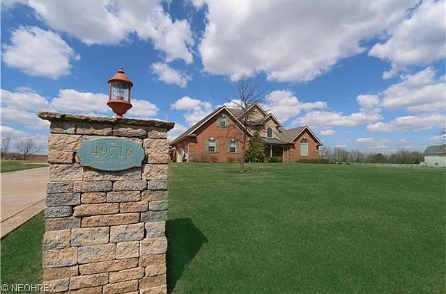 1st image of 49716 Woodland Dr