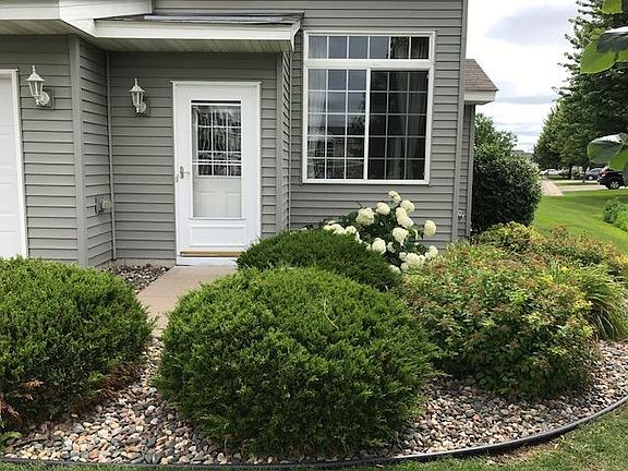 3rd image of 2444 Yellowstone Dr