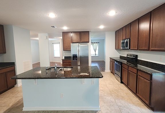 4th image of 318 Mystic Castle Dr