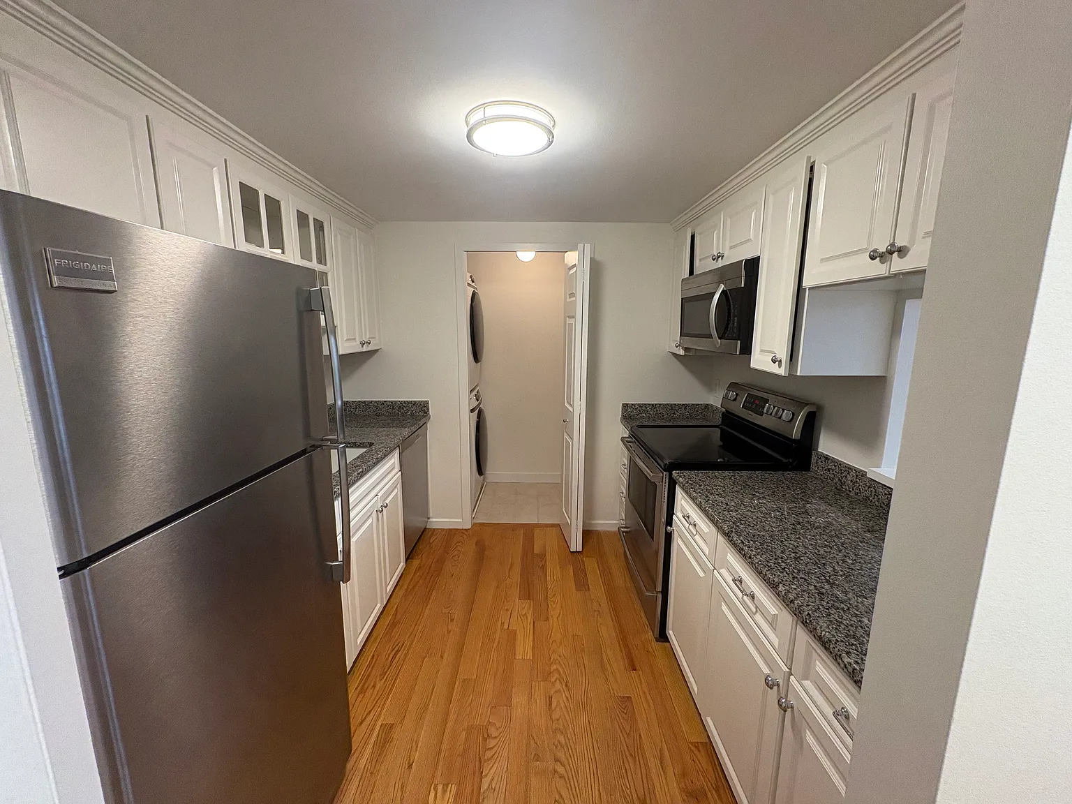 1 bed, 631 sqft, $3,400 — Photo 4