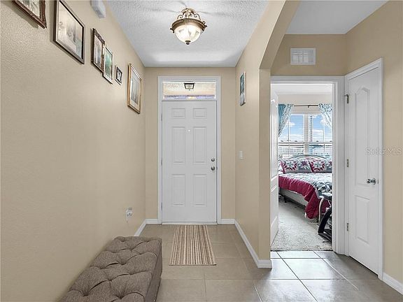 5th image of 381 Nova Dr
