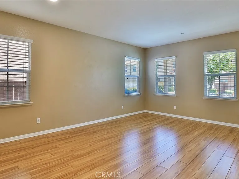 1765 Yvonne Ct — Photo 7