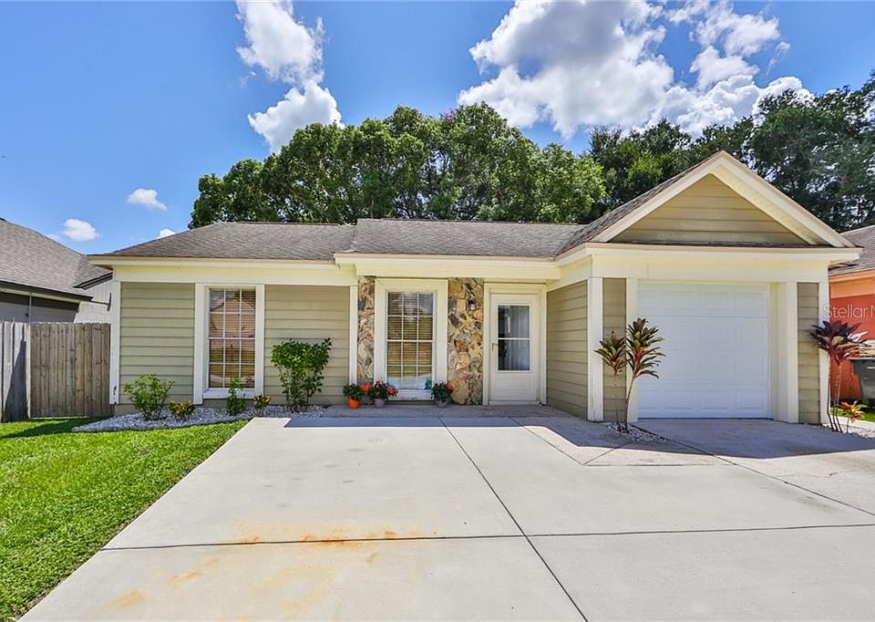 1st image of 203 Regal Park Dr