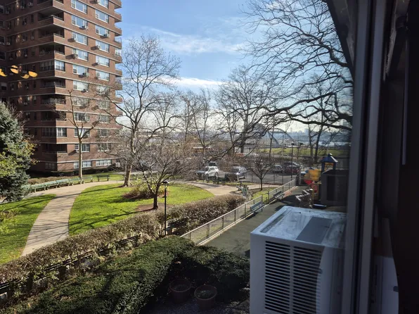 575 Grand Street image 16 of 16