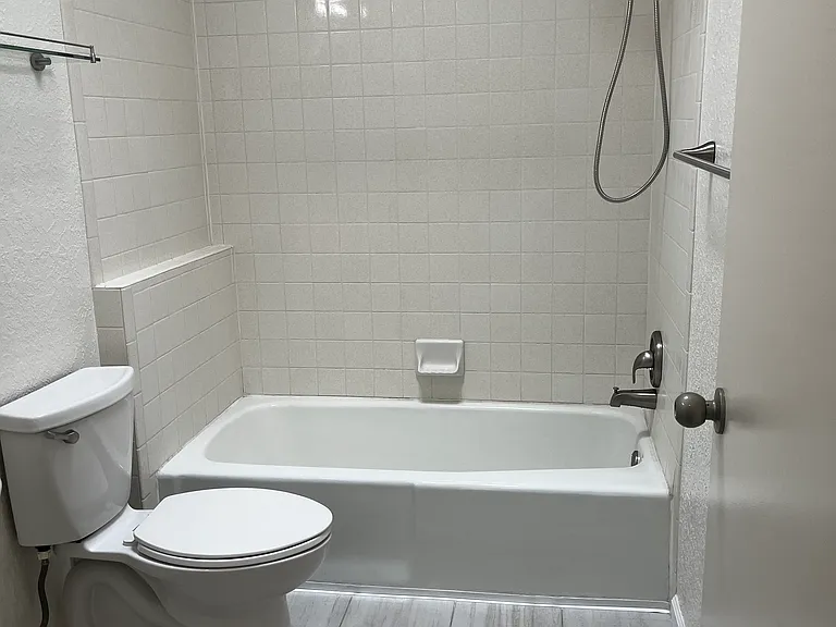 2900 Vista Del Rey NE #20A — Photo 13