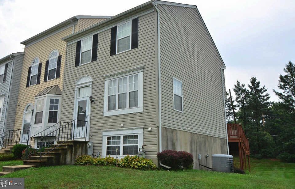2nd image of 123 Hunter Ct