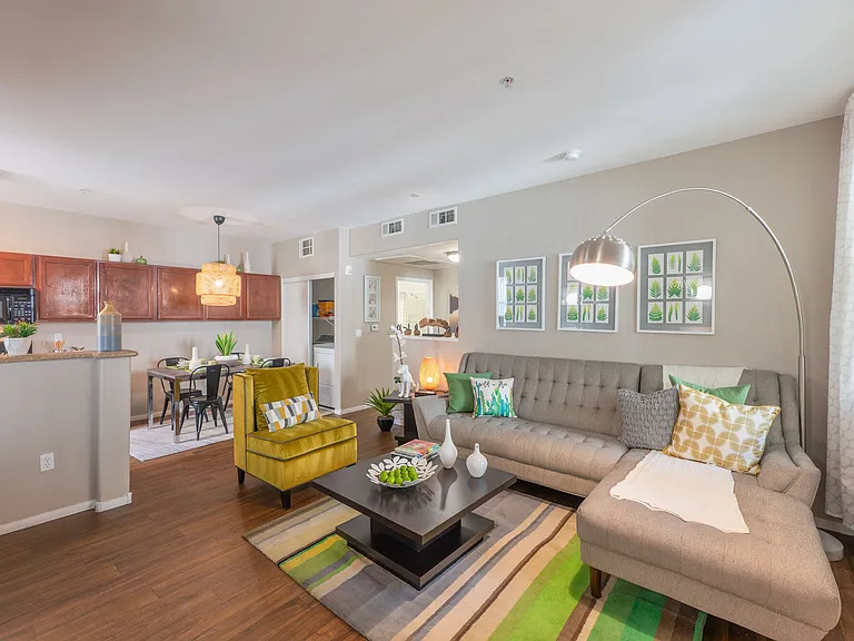 Tivoli — Photo 19