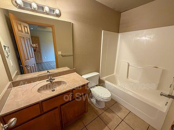 5th image of 631 S Landen Ave