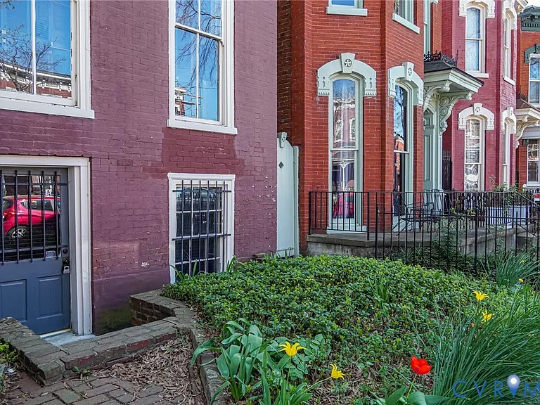 407 W Clay St #A — Photo 4