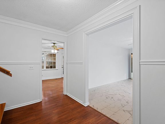 5th image of 7927 Long Dr