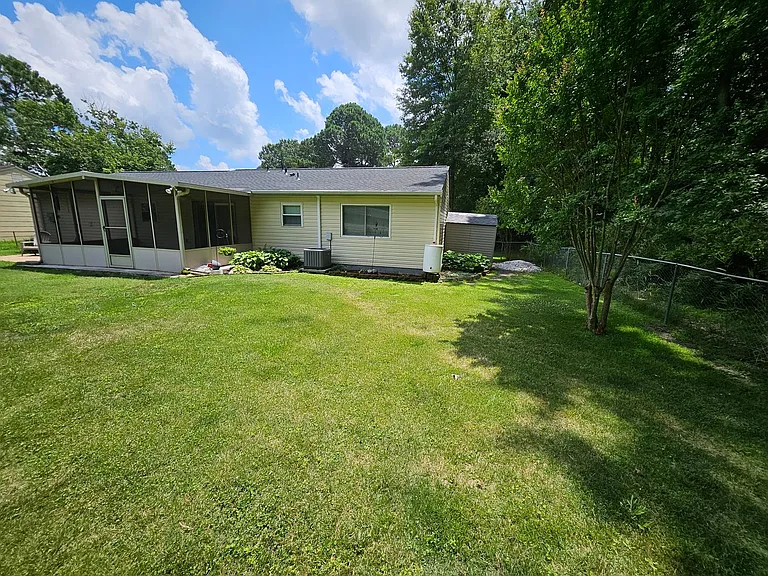 3413 Newport Dr — Photo 23