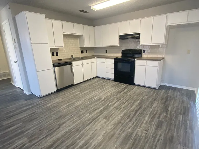 5609 Dartmouth St — Photo 12