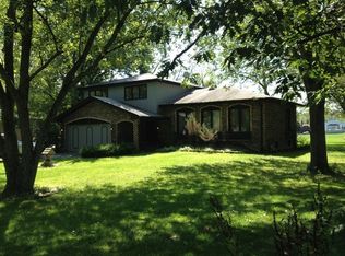 2037 E Oak St, Crete, IL 60417