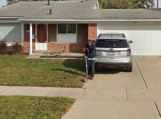 11151 S Maplelawn Ave, Taylor, MI 48180