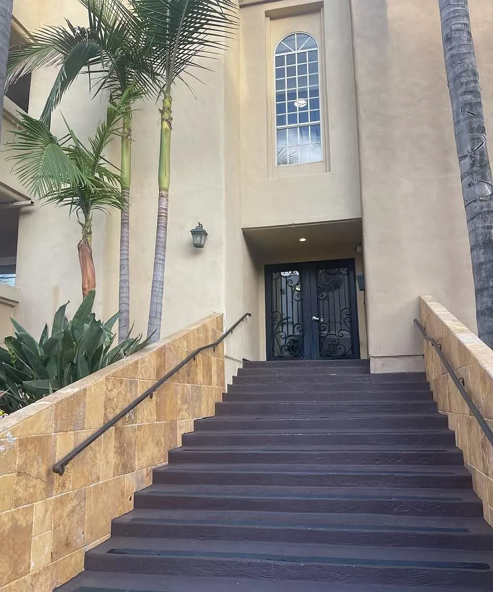 Willis Manor Apartments — Photo 1