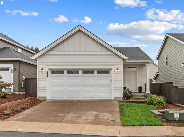 498 NE Fremont Dr, Estacada, OR 97023