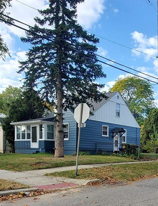 1st image of 7557 W Parkway St