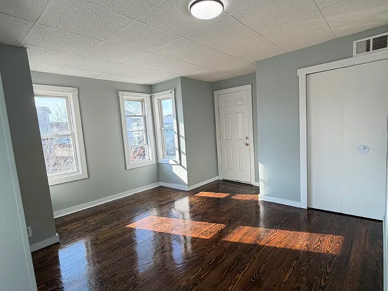 766 Plymouth Ave #2W — Photo 5