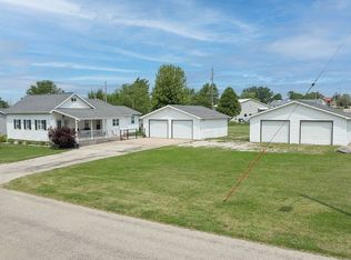 402 Moore St, Urbana, IA 52345