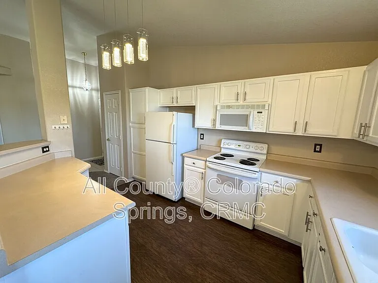 3975 Riviera Grv #202 — Photo 4