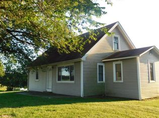 23423 N Everett Carr Rd, Clark, MO 65243