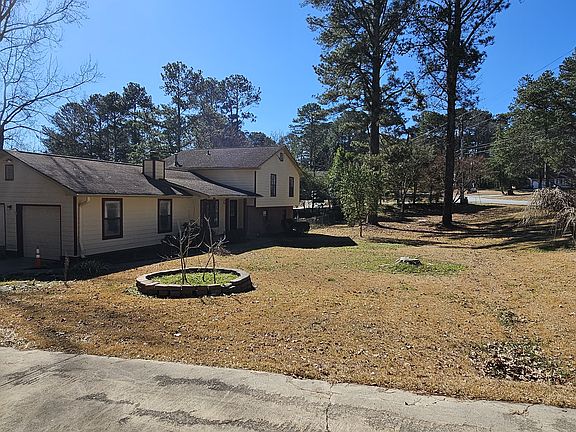 2nd image of 2471 Cedar Dr