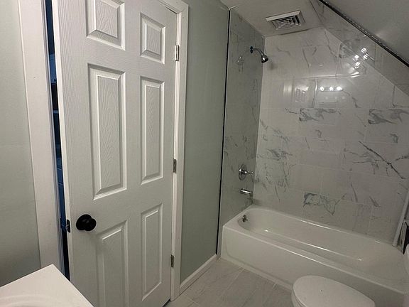 4th image of 169 Gilbert Ave #3